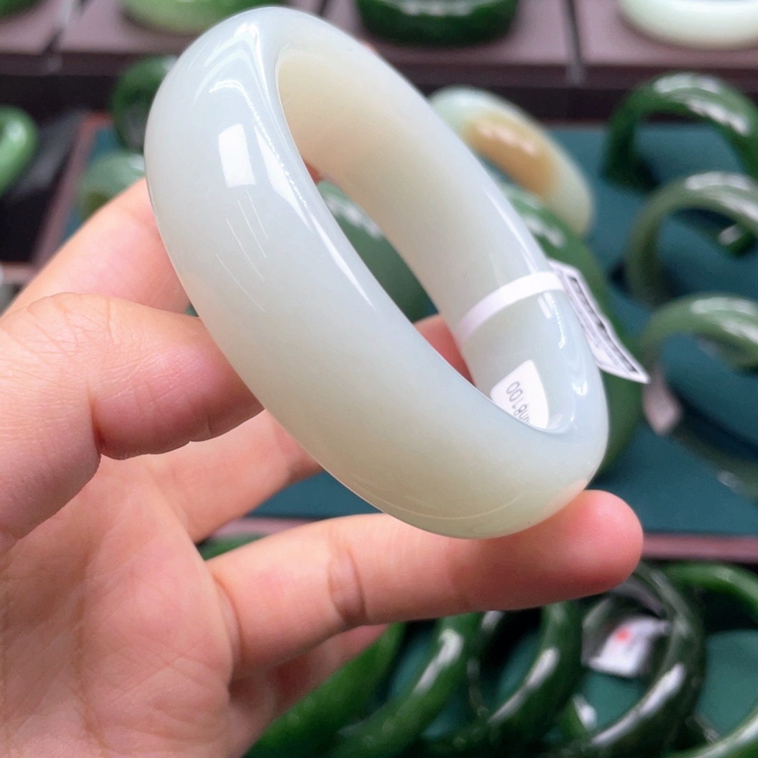 和田玉未镶嵌手镯5556