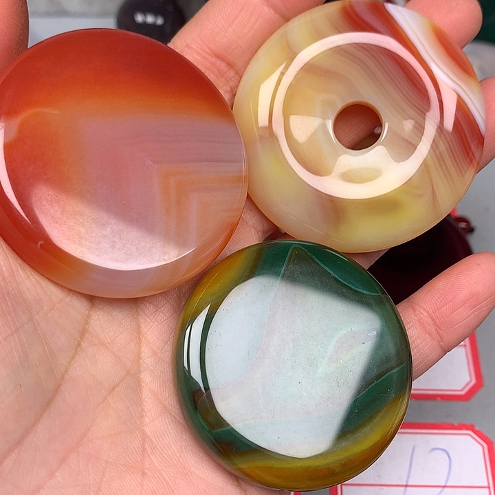 吉***姐玛瑙/玉髓未镶嵌颈饰