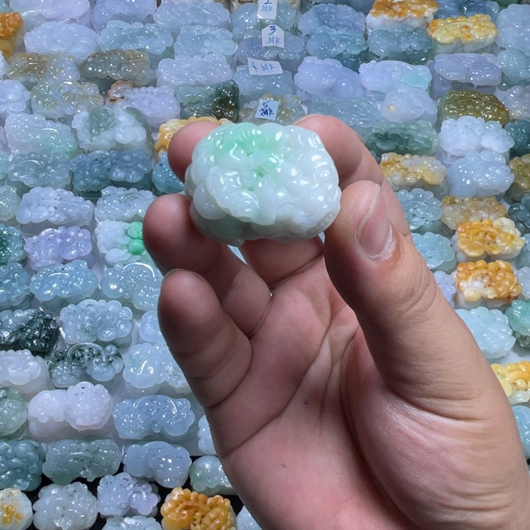 颈饰未镶嵌翡翠天然