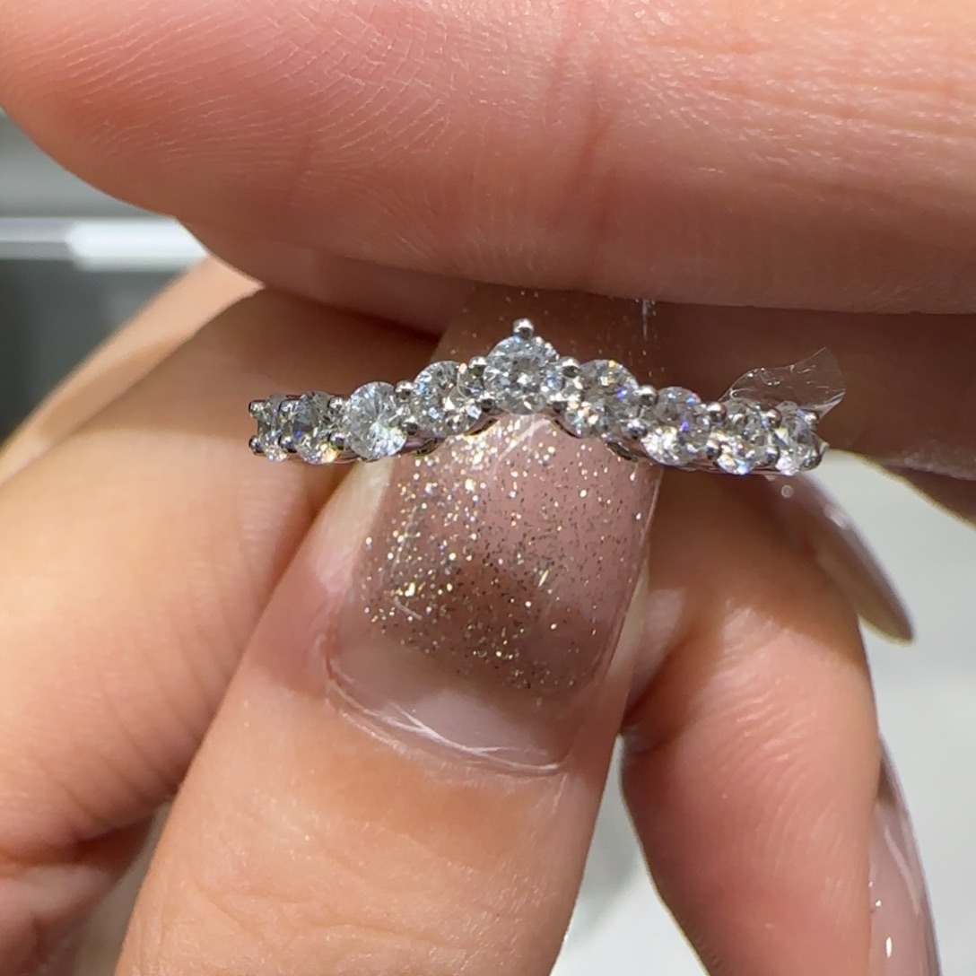 铂Pt950镶嵌实验室培育钻石v型排戒