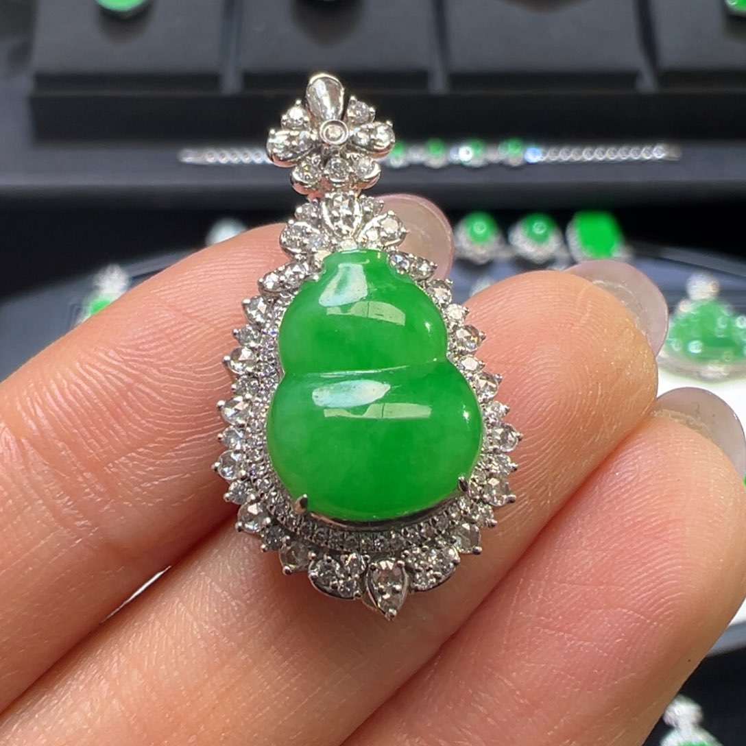 翡翠颈饰18K金镶嵌收到货48小时鉴赏期