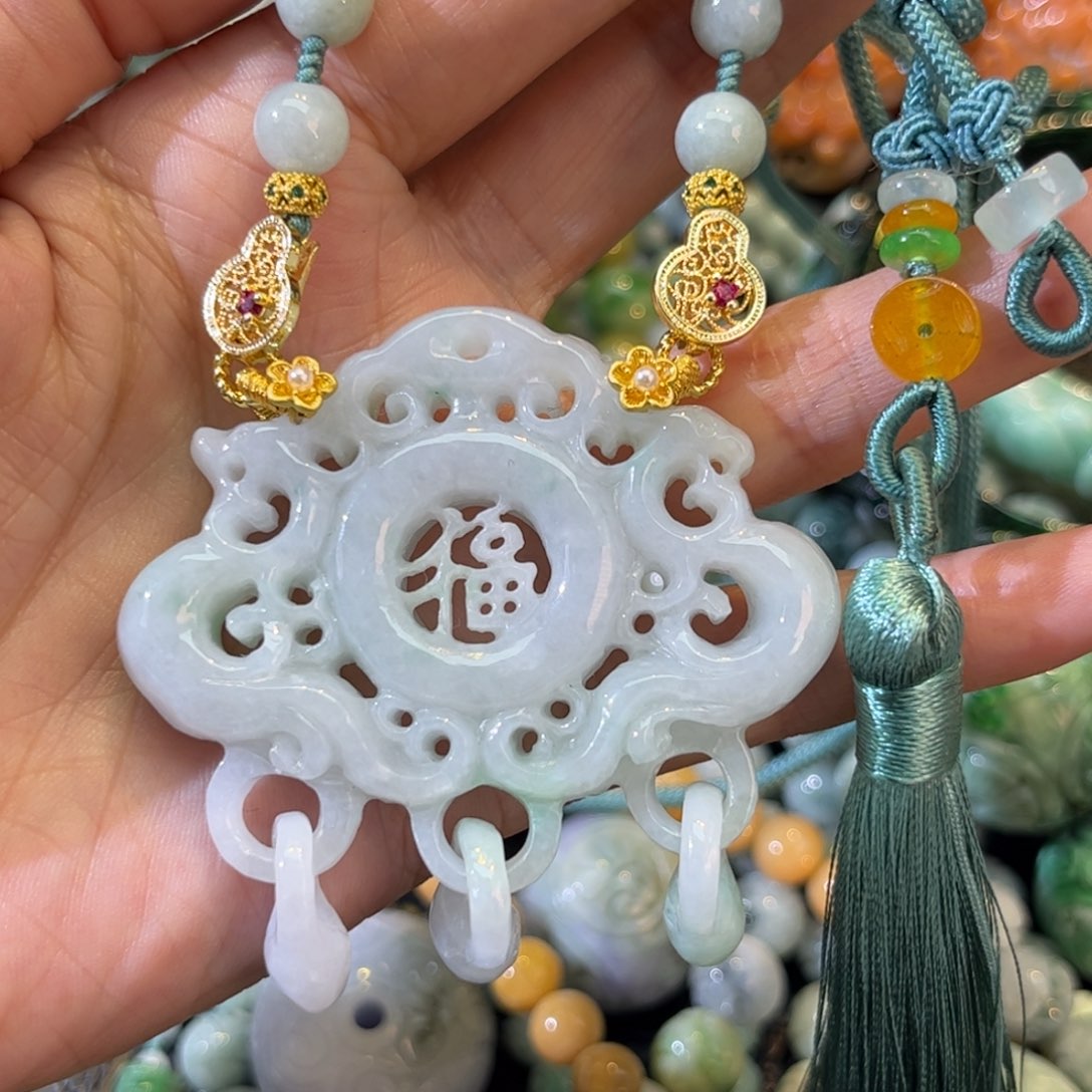 翡翠颈饰未镶嵌待编款