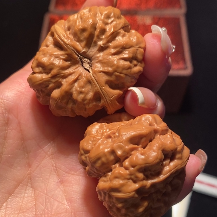 吊坠文玩核桃前***上