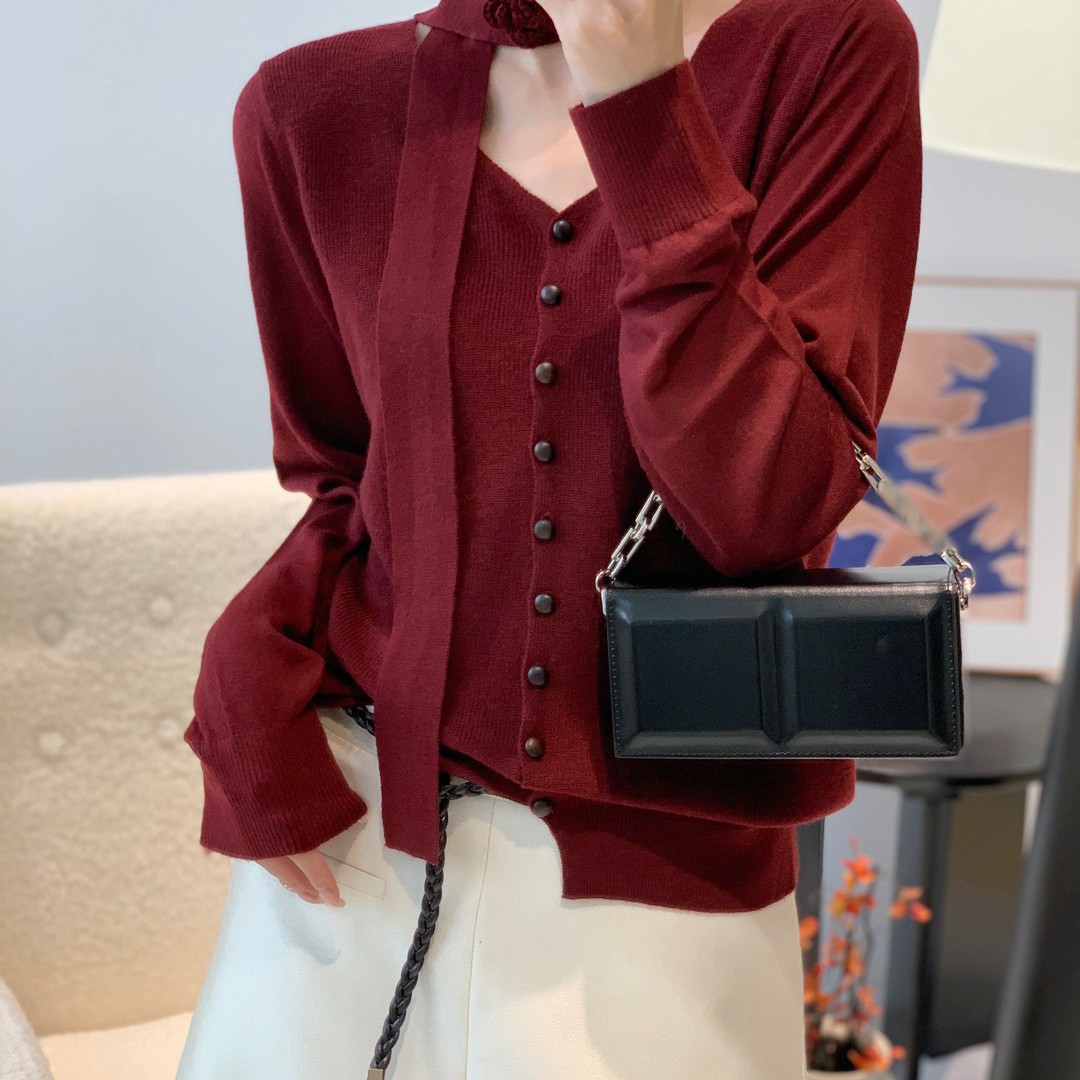 V领毛针织衫红色V领女款毛衣外套显瘦开衫秋季上衣