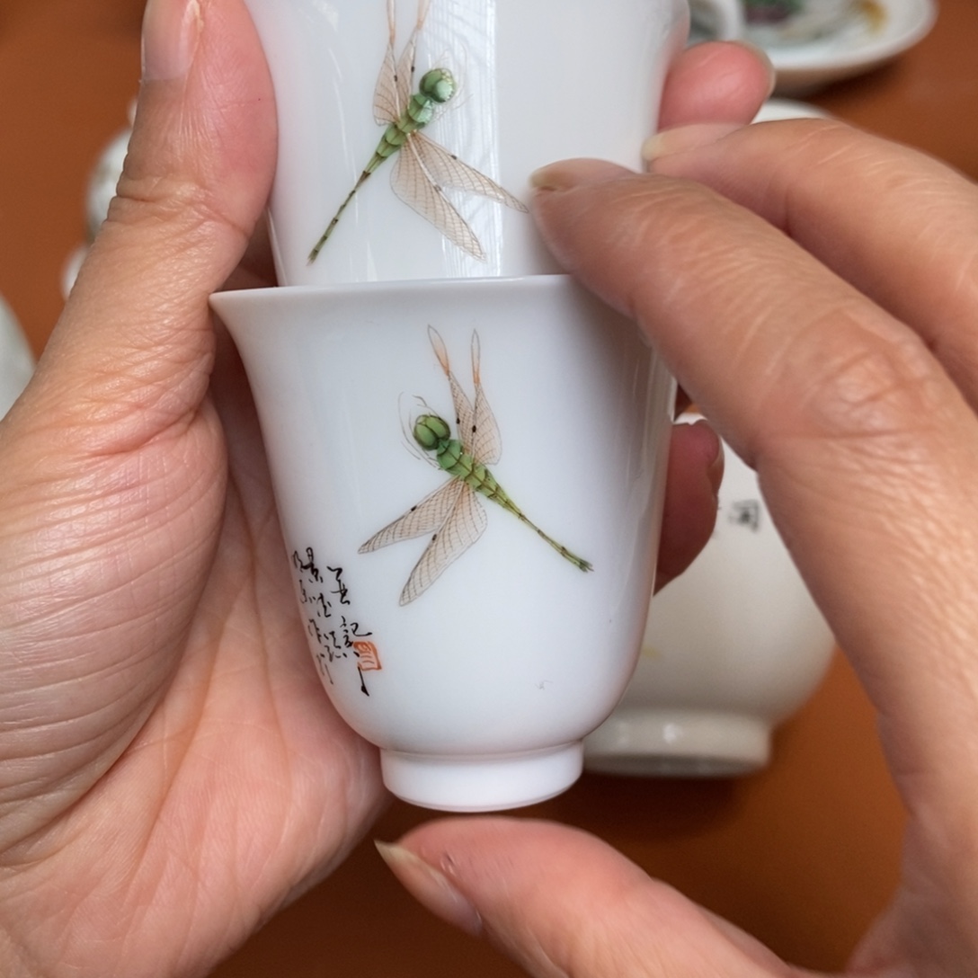 珐琅彩蜻蜓杯子一对