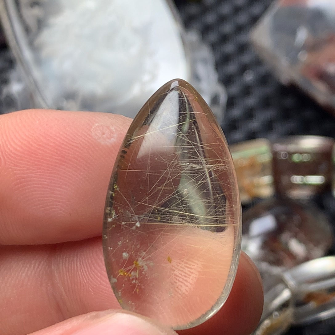 水晶颈饰未镶嵌一*酒