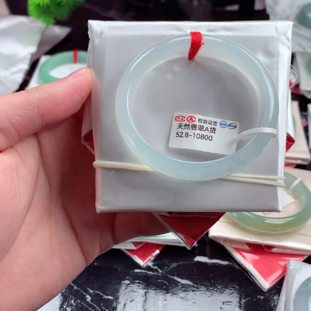 翡翠手镯未镶嵌缅甸翡翠天然手镯