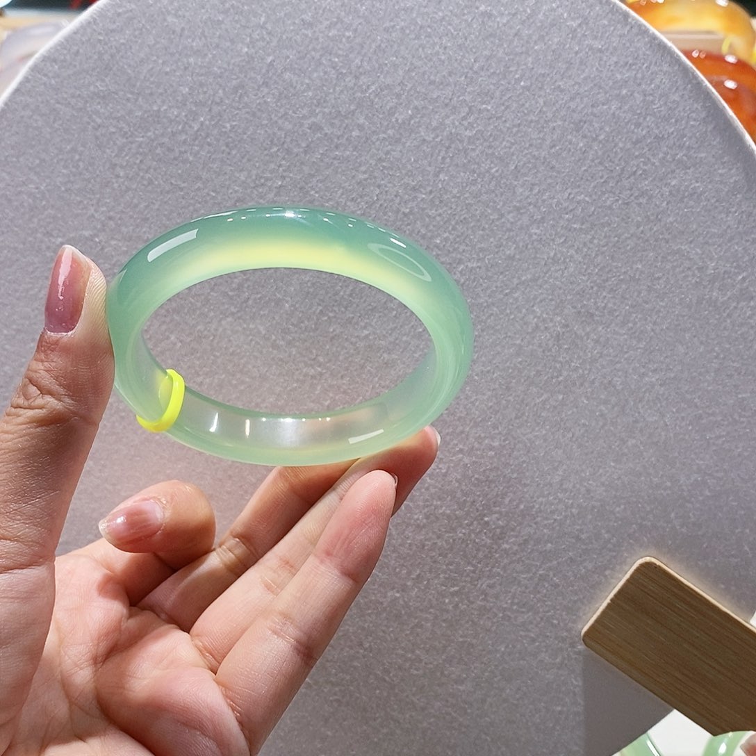 玛瑙/玉髓手镯未镶嵌55.5