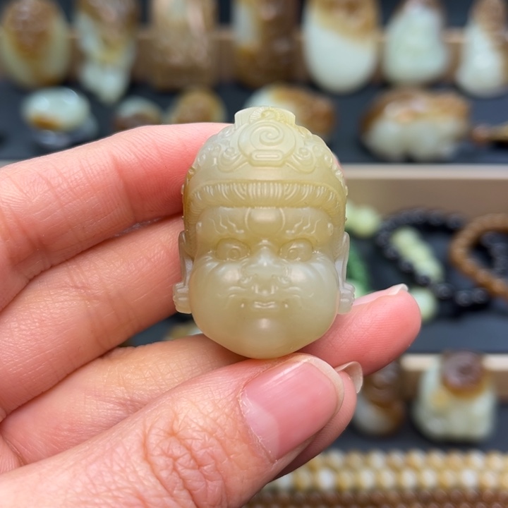 和田玉颈饰未镶嵌定制