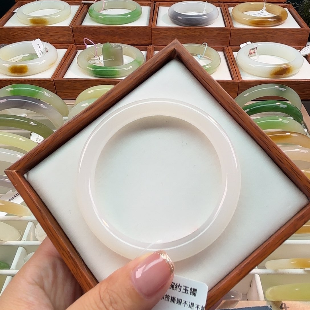 和田玉手镯未镶嵌56