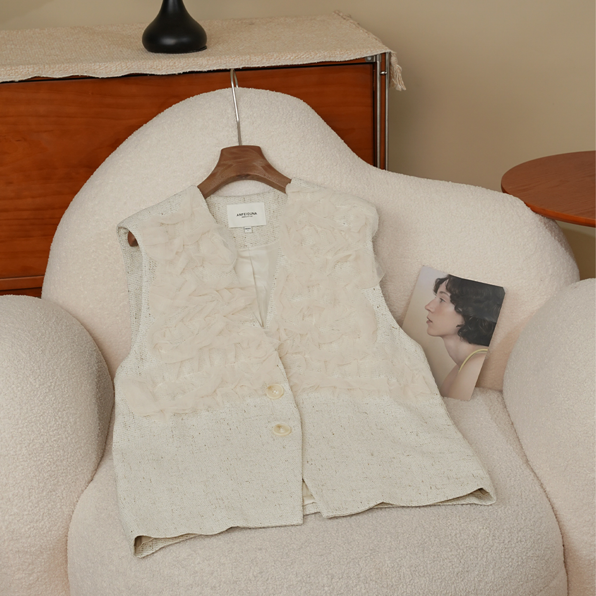 《青柠之恋》2025晨锐小香风马甲“名媛千金系列”上衣女1428