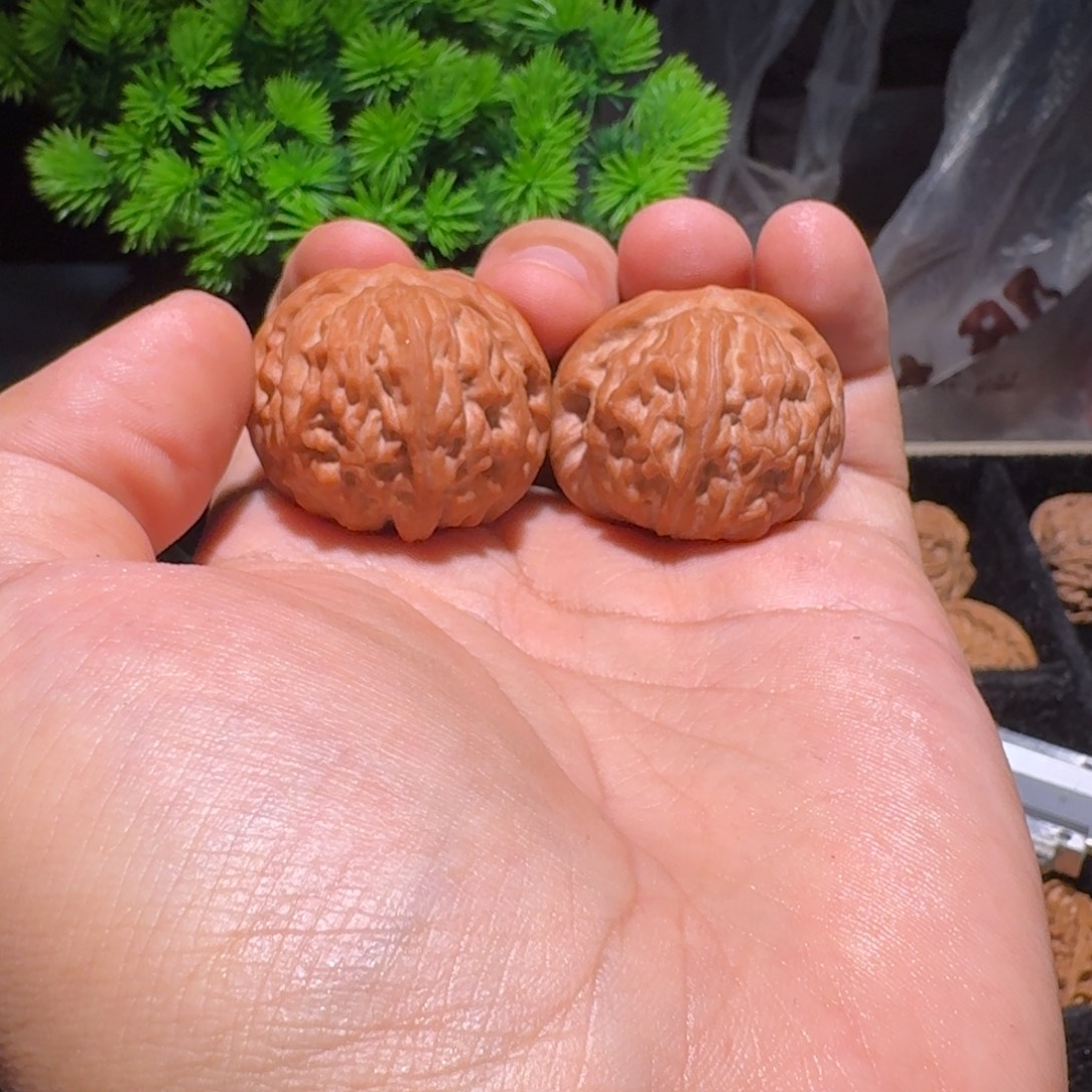 文玩核桃吊坠太行龙珠