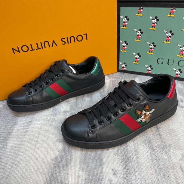 99新 GUCCI/古驰 黑色法斗时尚百搭休闲板鞋/40码