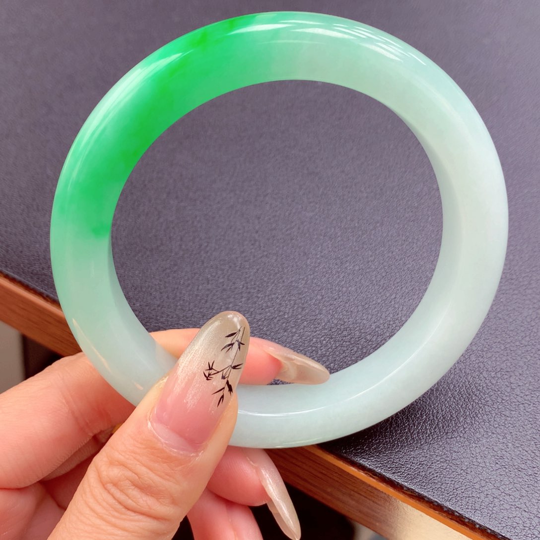 翡翠未镶嵌手镯晏*缅甸翡翠