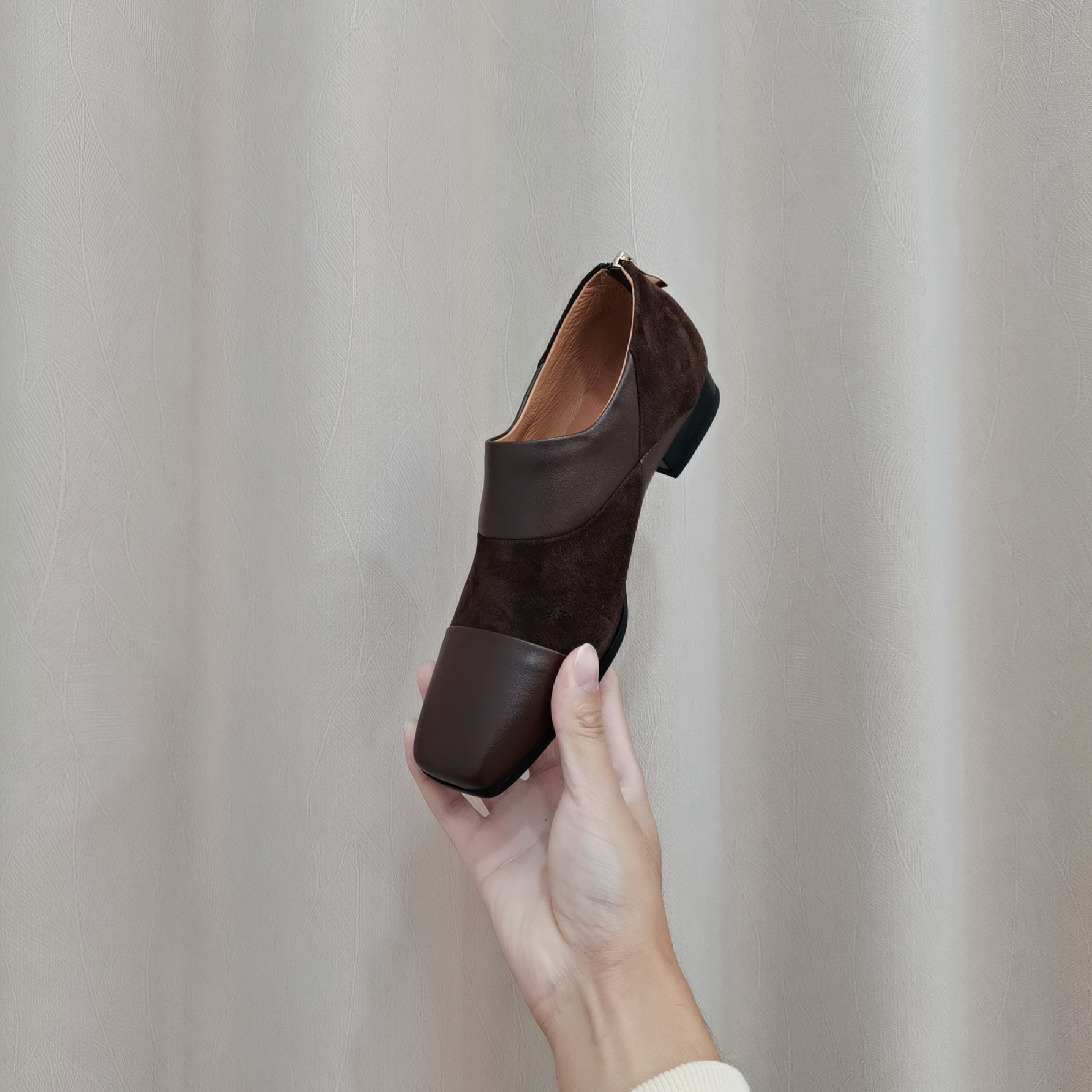 2024秋冬新款时髦简约休闲洋气过年必备时尚真皮单鞋