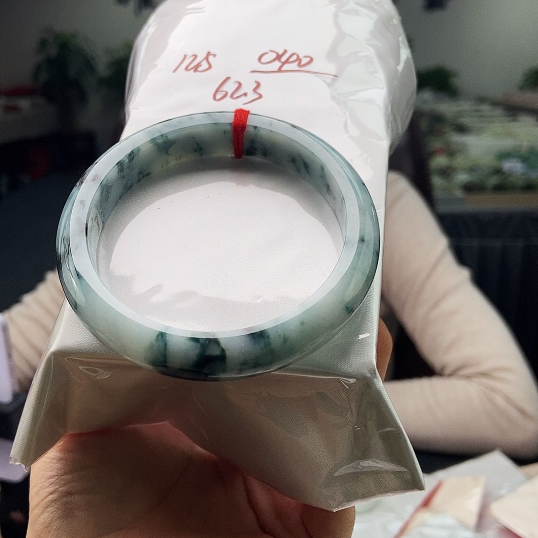 翡翠未镶嵌手镯拍一发一