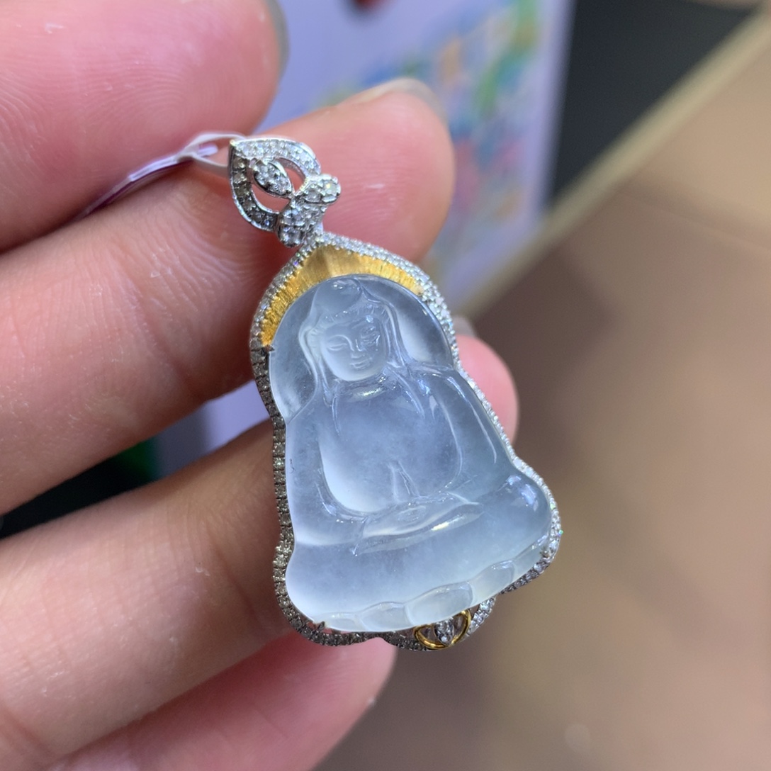 翡翠18K金镶嵌颈饰