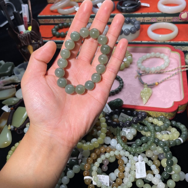 卡12和田玉湖水绿