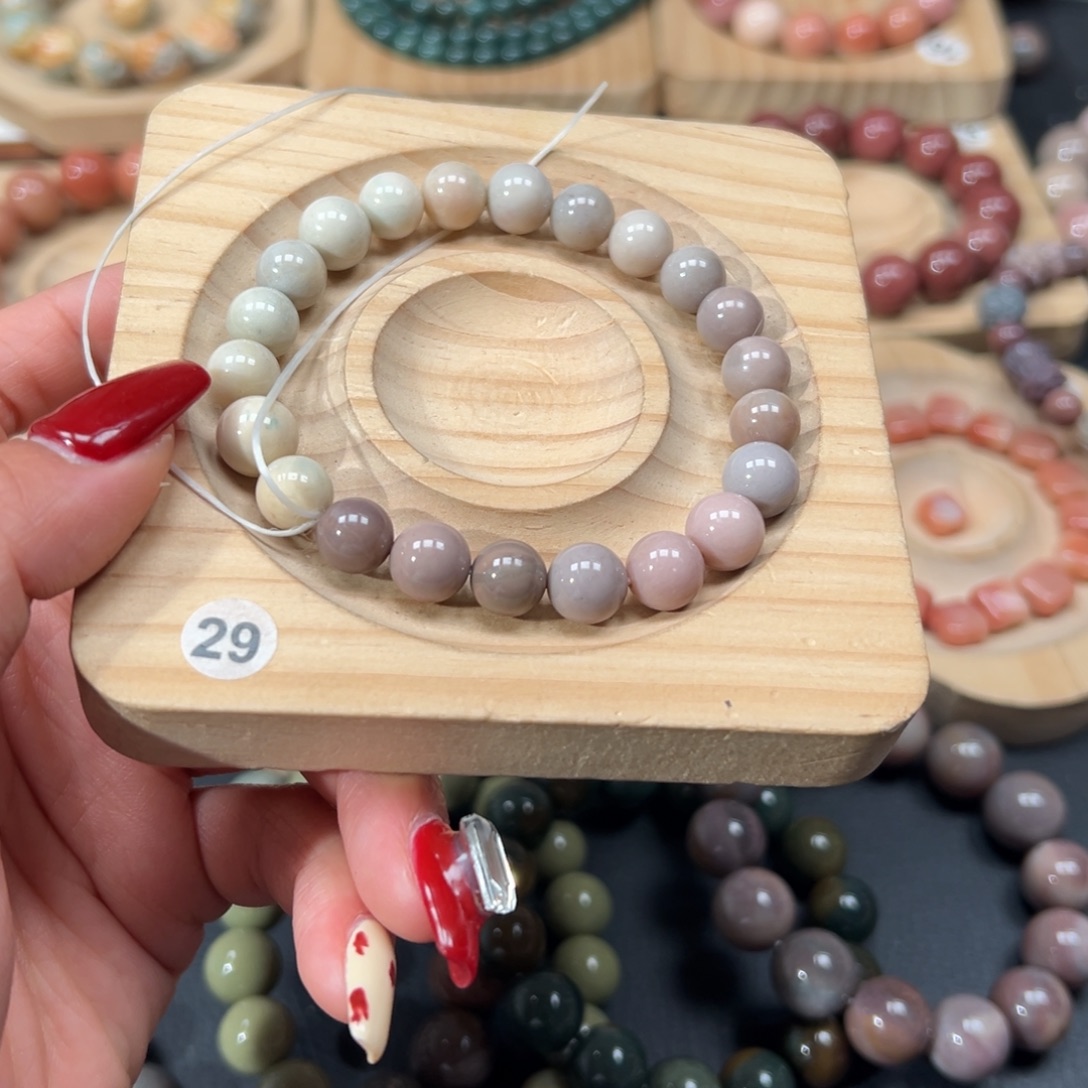 霏***霏石英质玉未镶嵌手链8