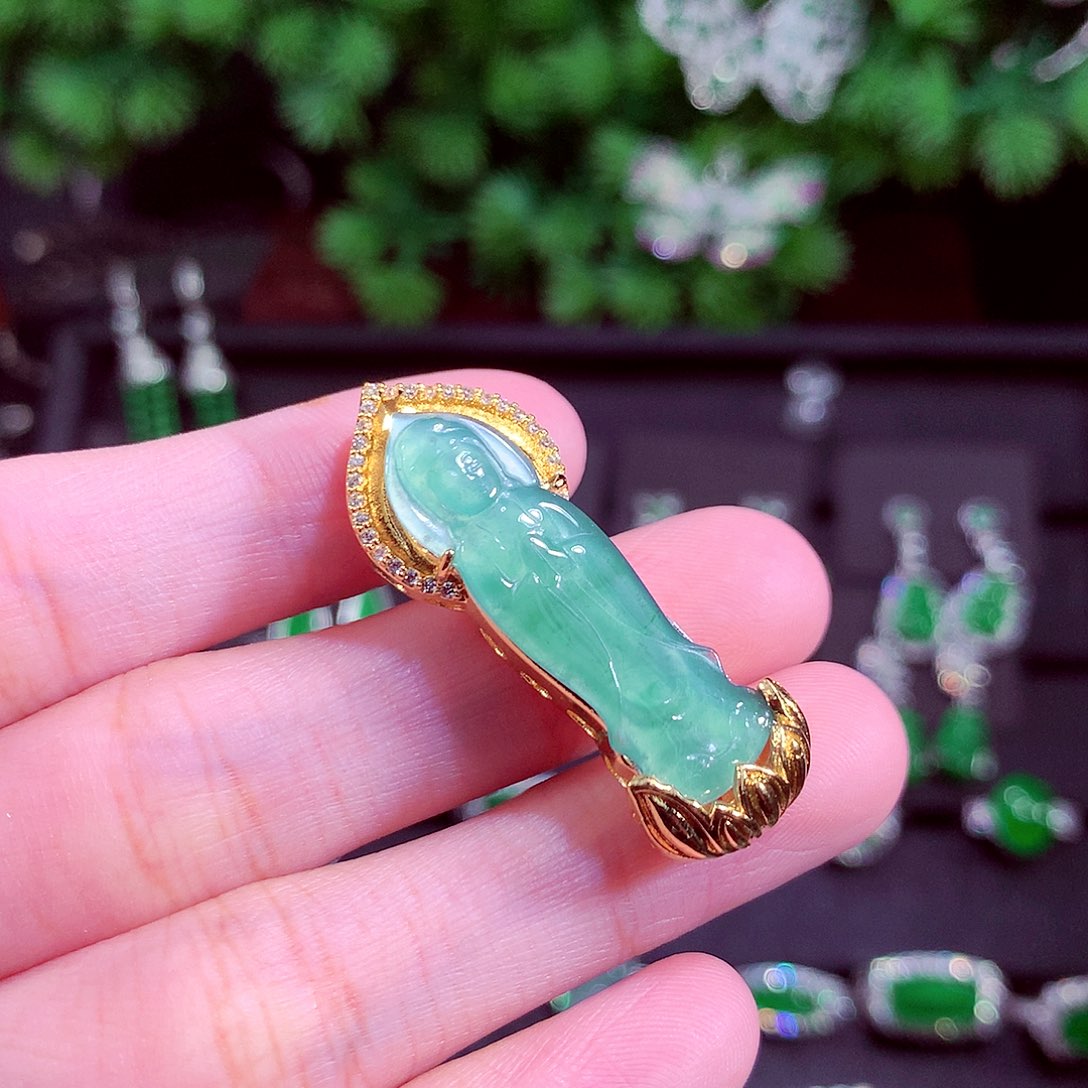 颈饰未镶嵌翡翠浅*天然