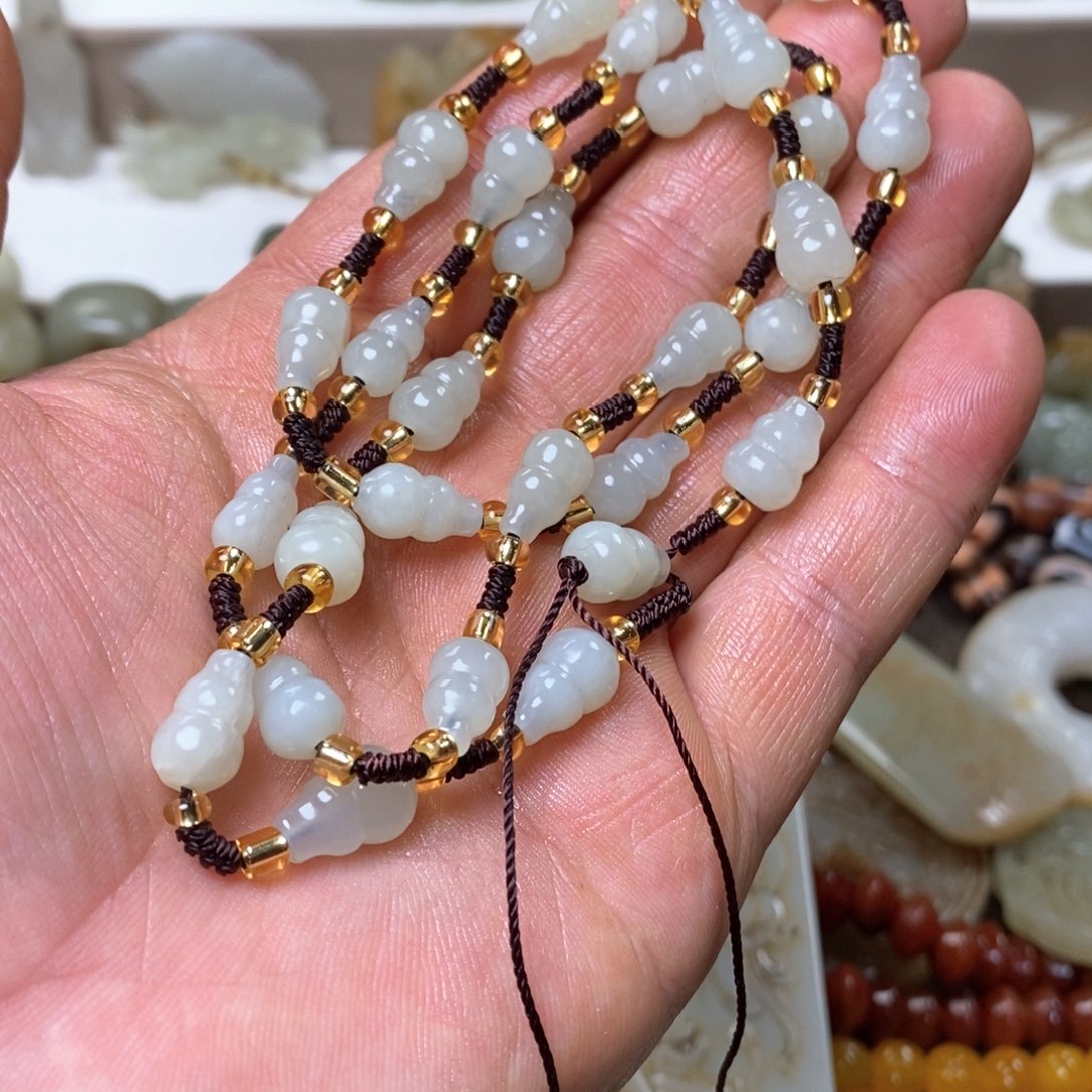 和田玉颈饰未镶嵌