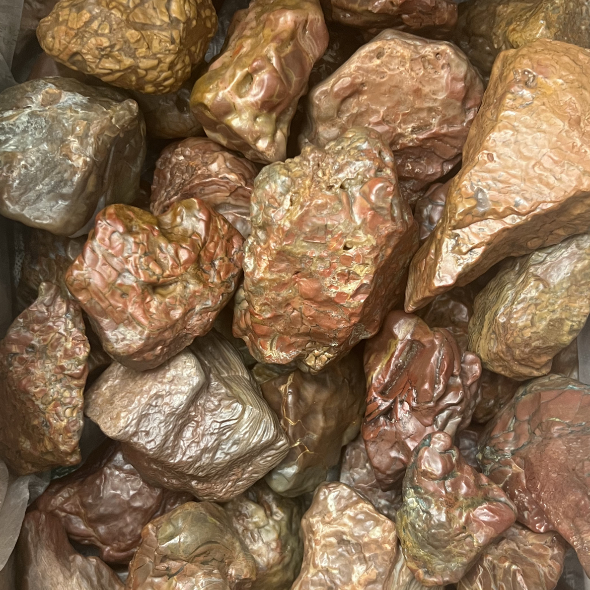 阿拉善戈壁石家具桌面摆件手把件