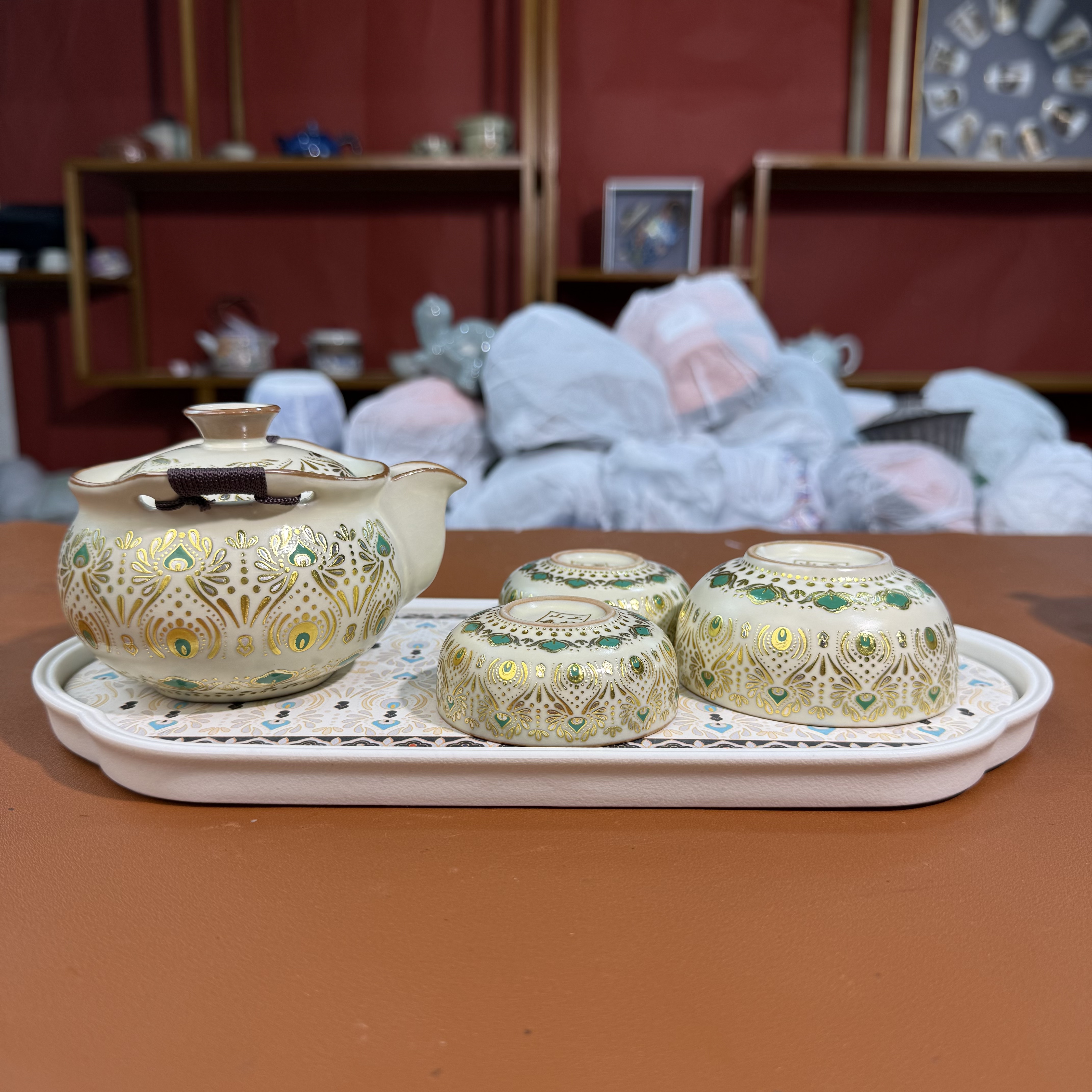 黄汝手抓壶敦煌+金蝴蝶圆形包+宝相干泡盘@@ZH2975