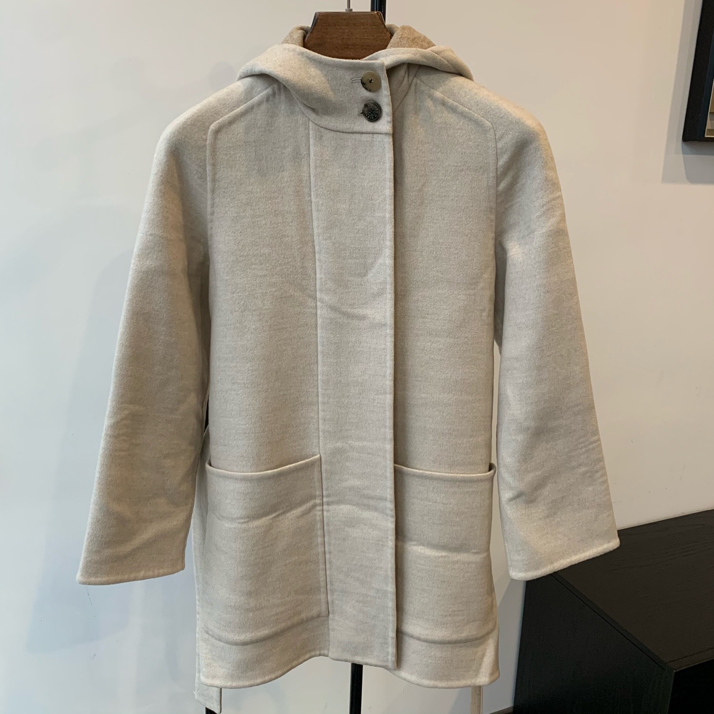 99新 Hermes/爱马仕 卡其色山羊绒连帽腰带款长袖大衣外套34码