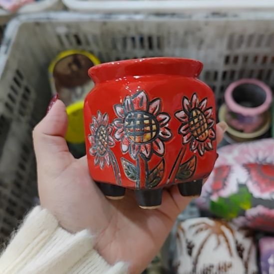 当场拍满15元发货不凑不发，花盆盆口不方不圆有针孔黑点是正常的，