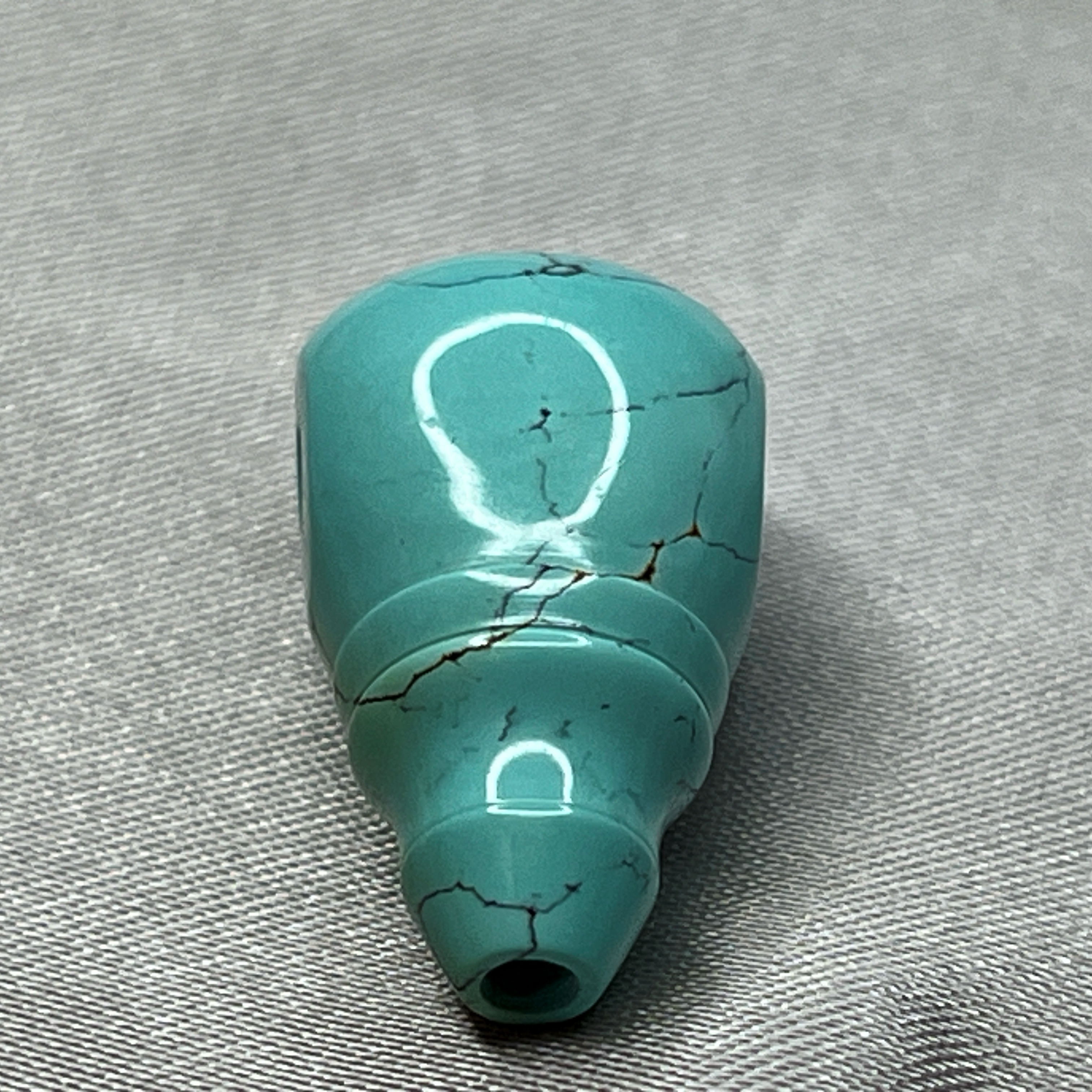 绿松三通，尺寸11.9x11.5x21.6mm重3.84克