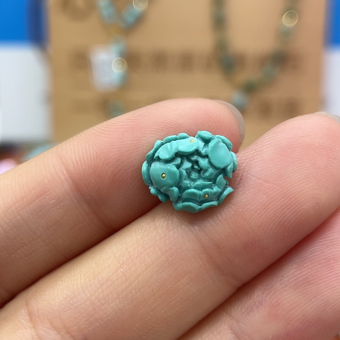 绿松石未镶嵌珠宝奇石