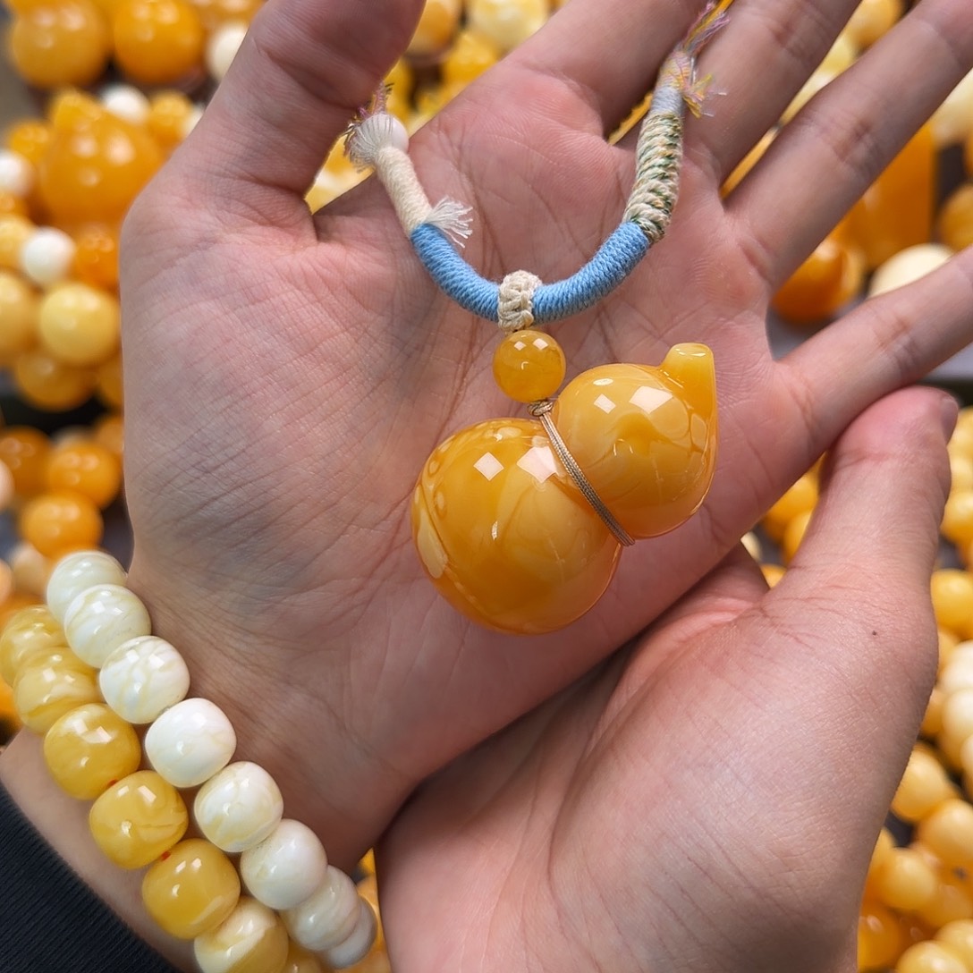 琥珀未镶嵌珠宝奇石26g