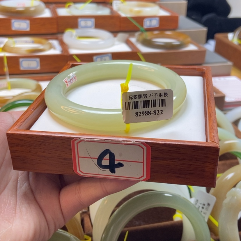 【闪购商品】和田玉手镯未镶嵌