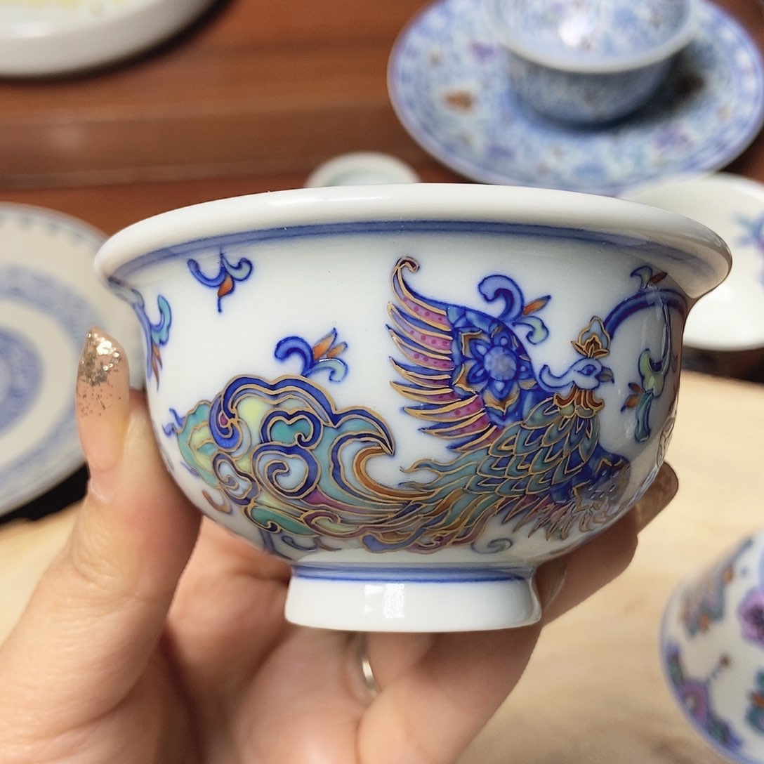 青花斗彩凤纹描金杯子