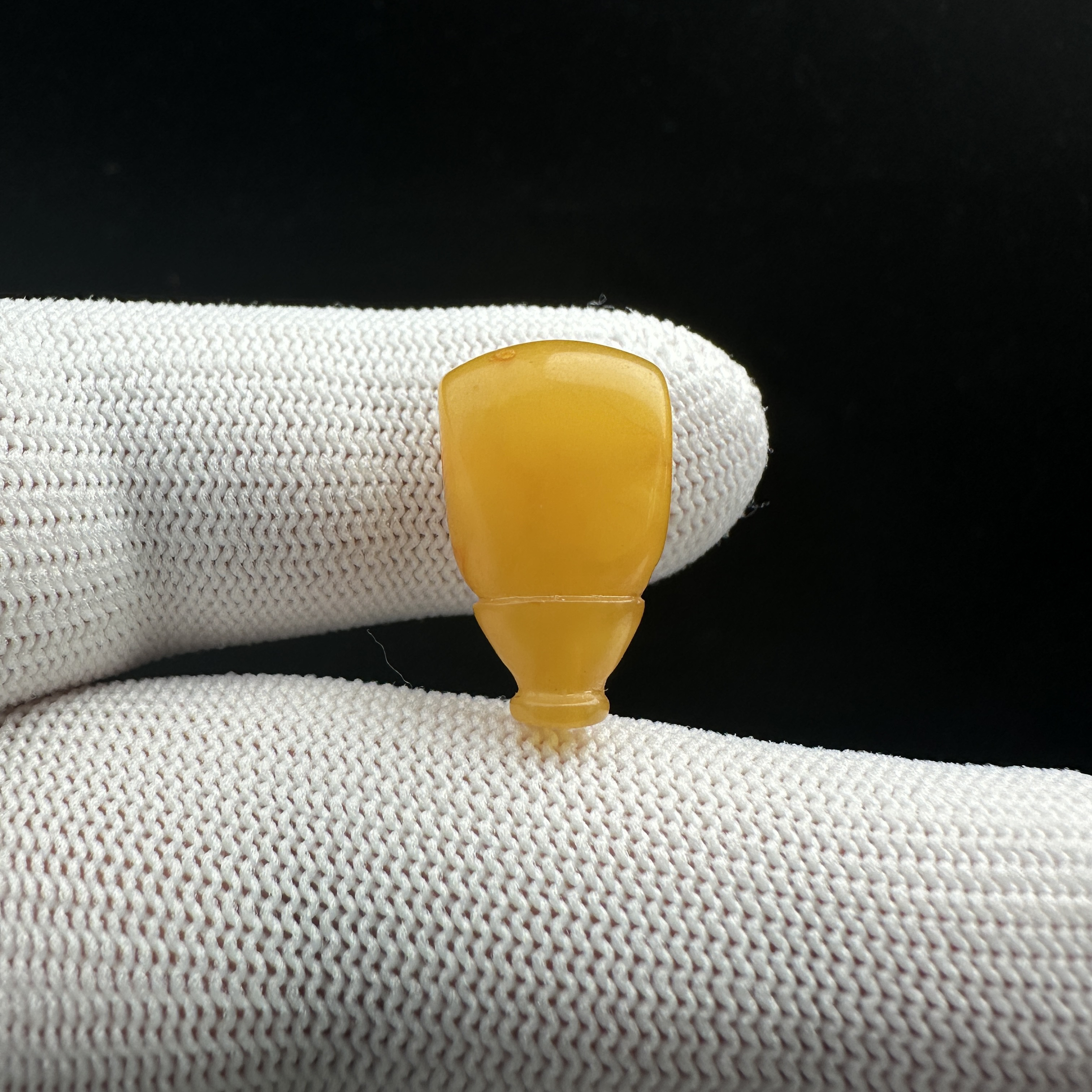 B3673天然原矿俄料蜜蜡 三通瑕疵特价 12.5*20.5mm支持复检