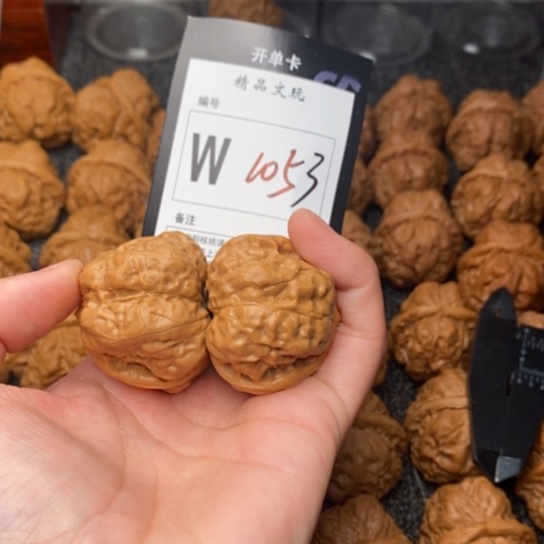 吊坠桃核我是第一百37