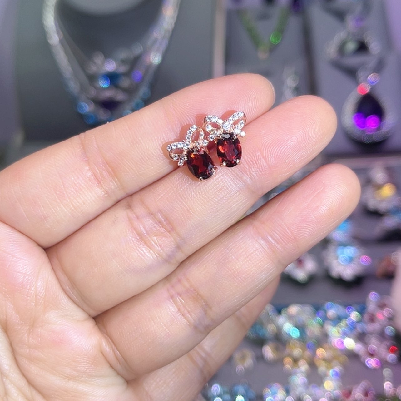 【闪购商品】石榴石耳饰银S925镶嵌