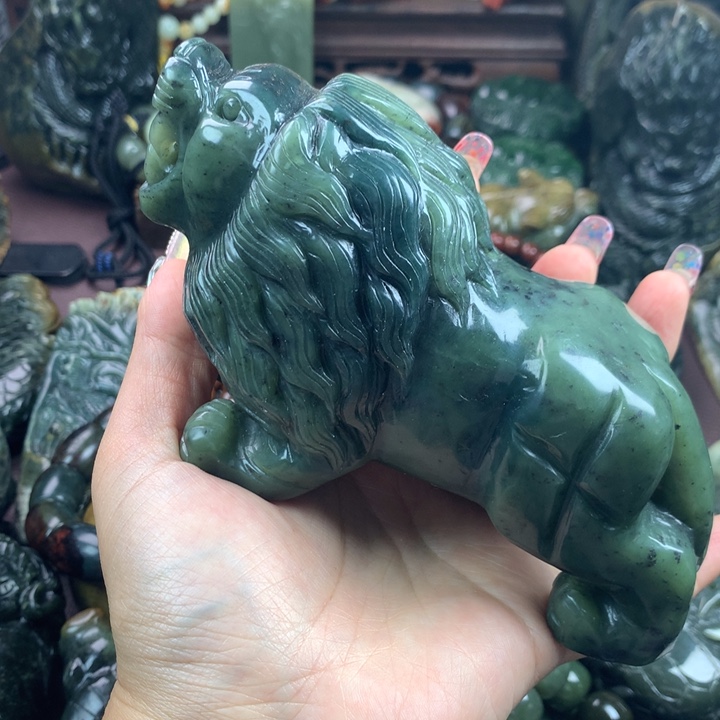 透闪石质玉未镶嵌珠宝奇石