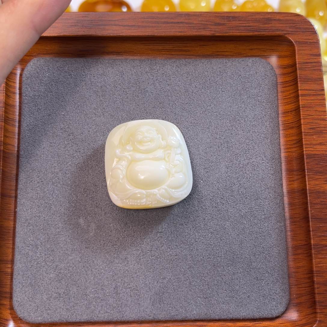 琥珀颈饰未镶嵌白蜡佛公