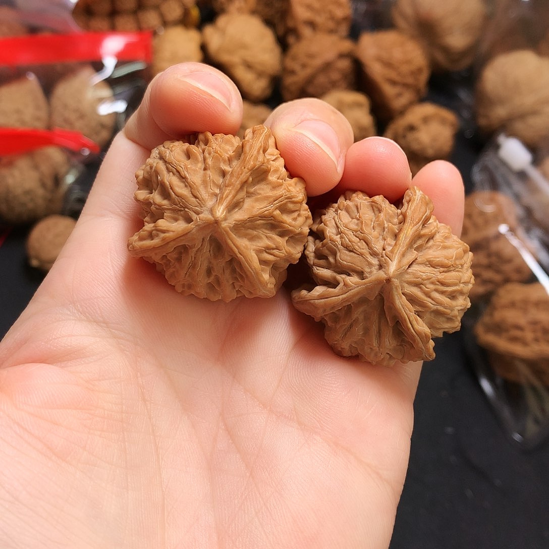 文玩核桃吊坠盘山三棱