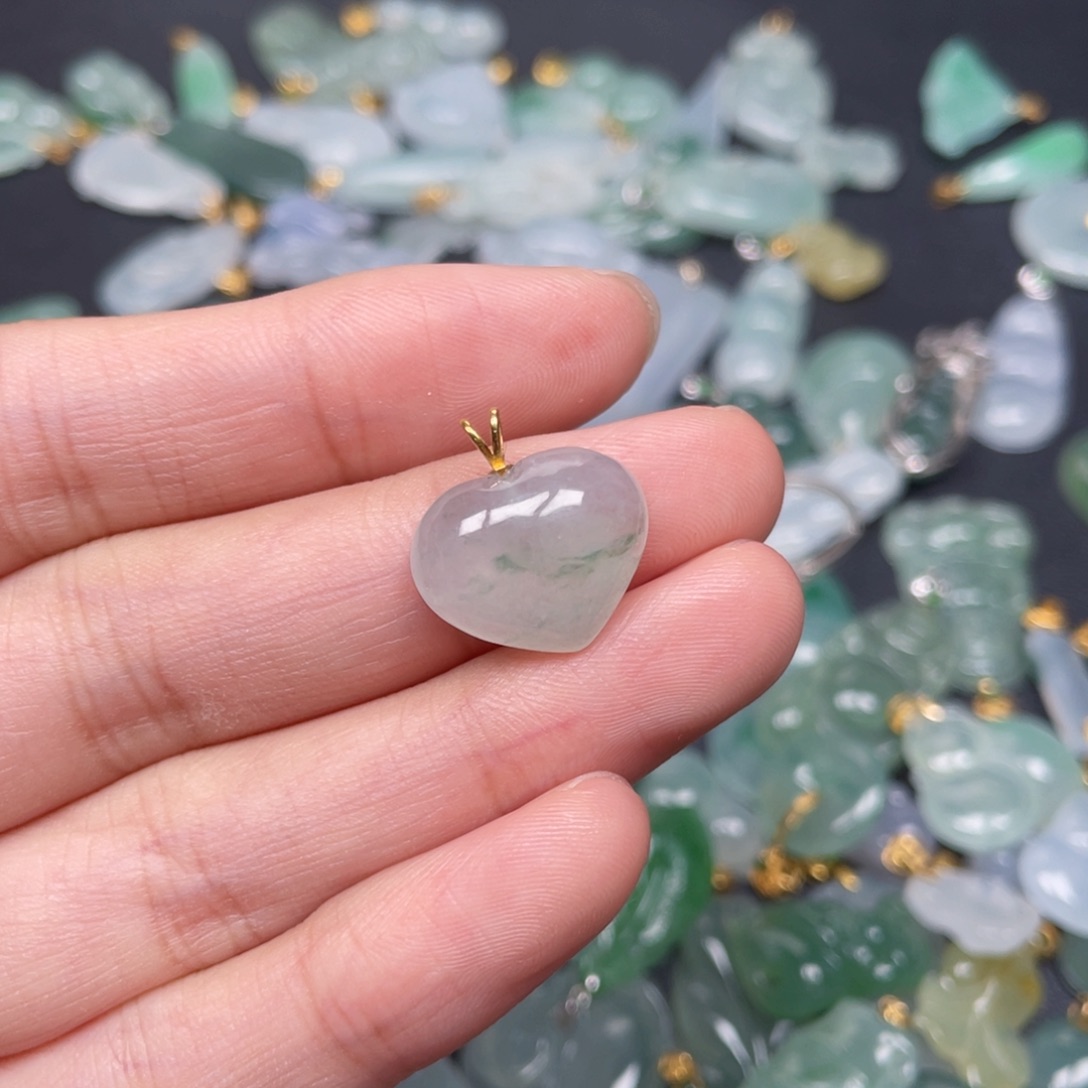 翡翠颈饰18K金镶嵌翡翠