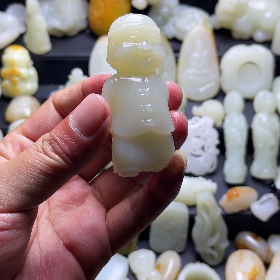 滕***星和田玉未镶嵌挂件