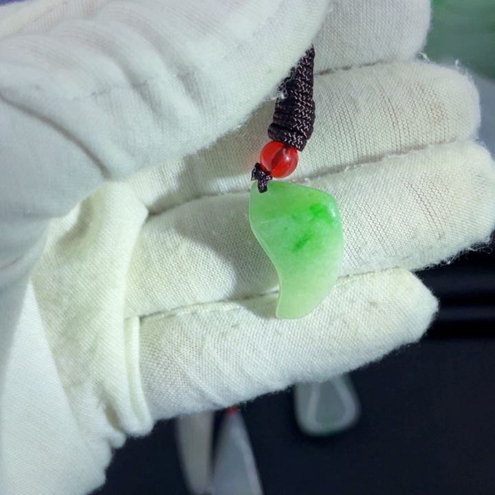 翡翠未镶嵌挂件片料