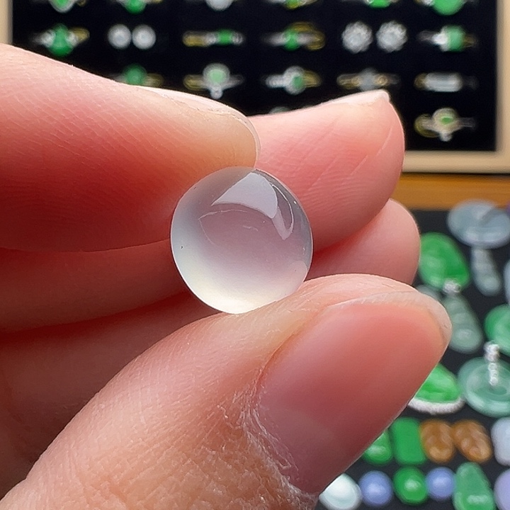 翡翠未镶嵌颈饰蛋