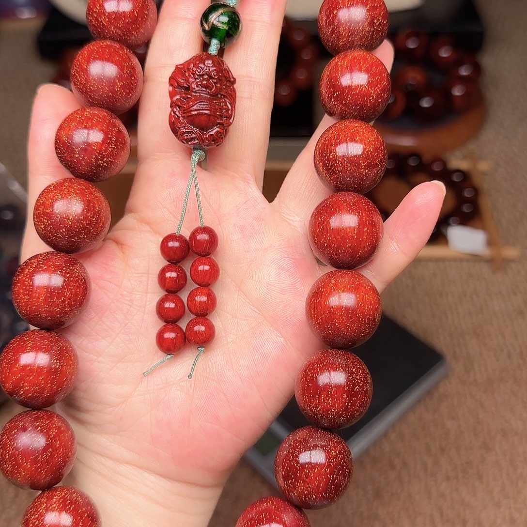 檀香紫檀（小叶紫檀）2.0手红