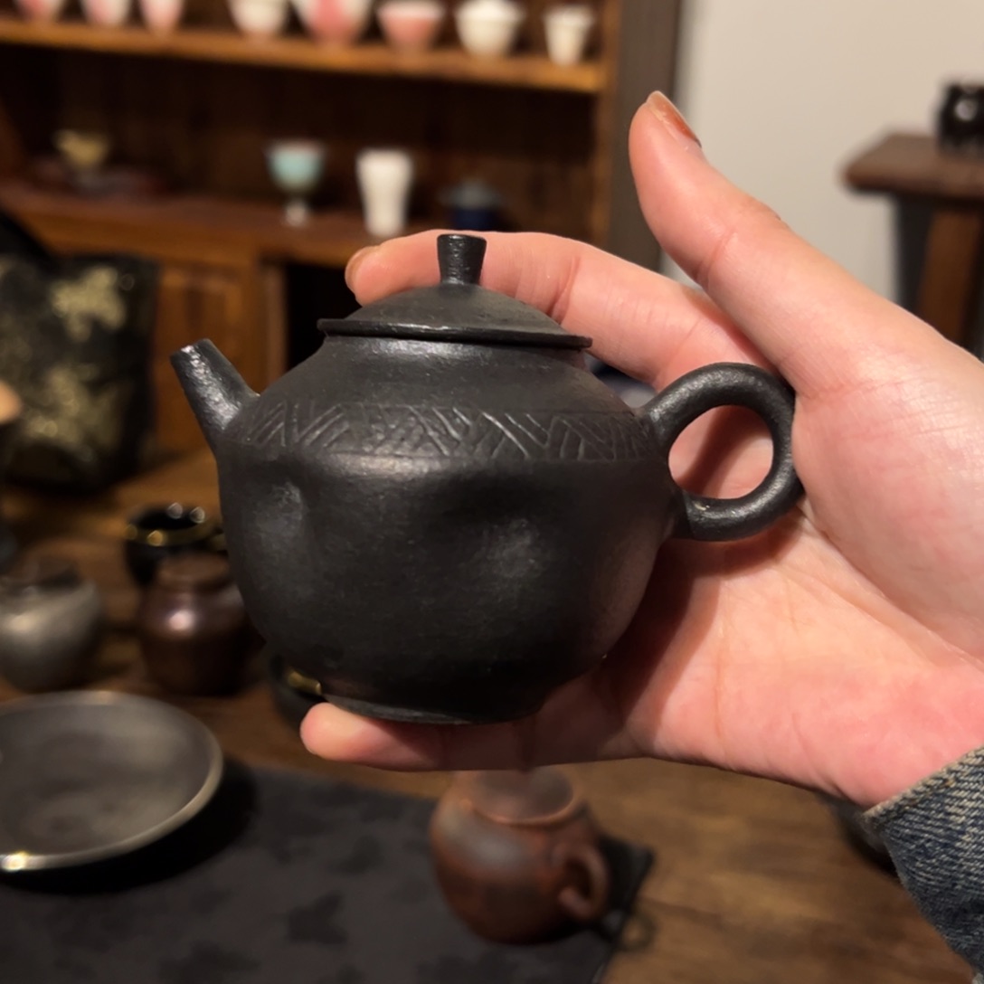 摆件陶瓷。     陶瓷。