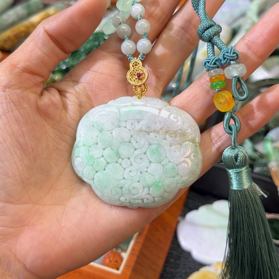 翡翠颈饰未镶嵌待编款