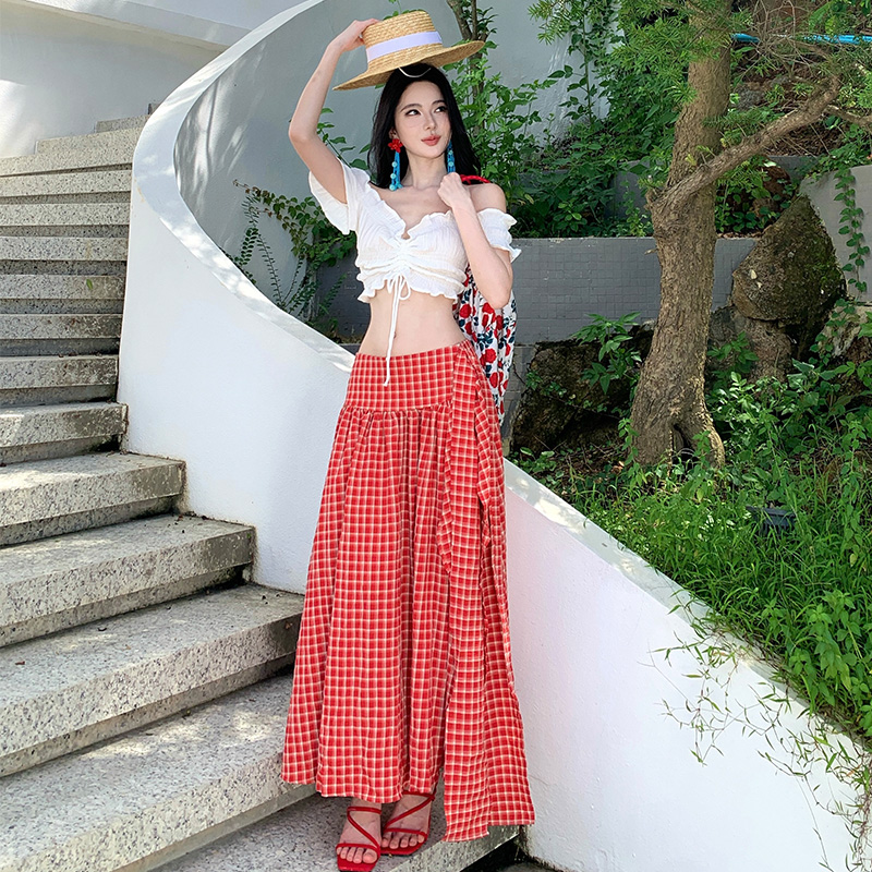 海边度假风清新减龄红色格子裙设计感两穿半身裙套装白色露背上衣