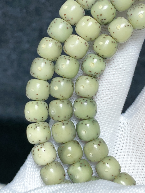 海南料原生态石玉料7.5×6.5糯冰全玉化通体长串108星月菩提