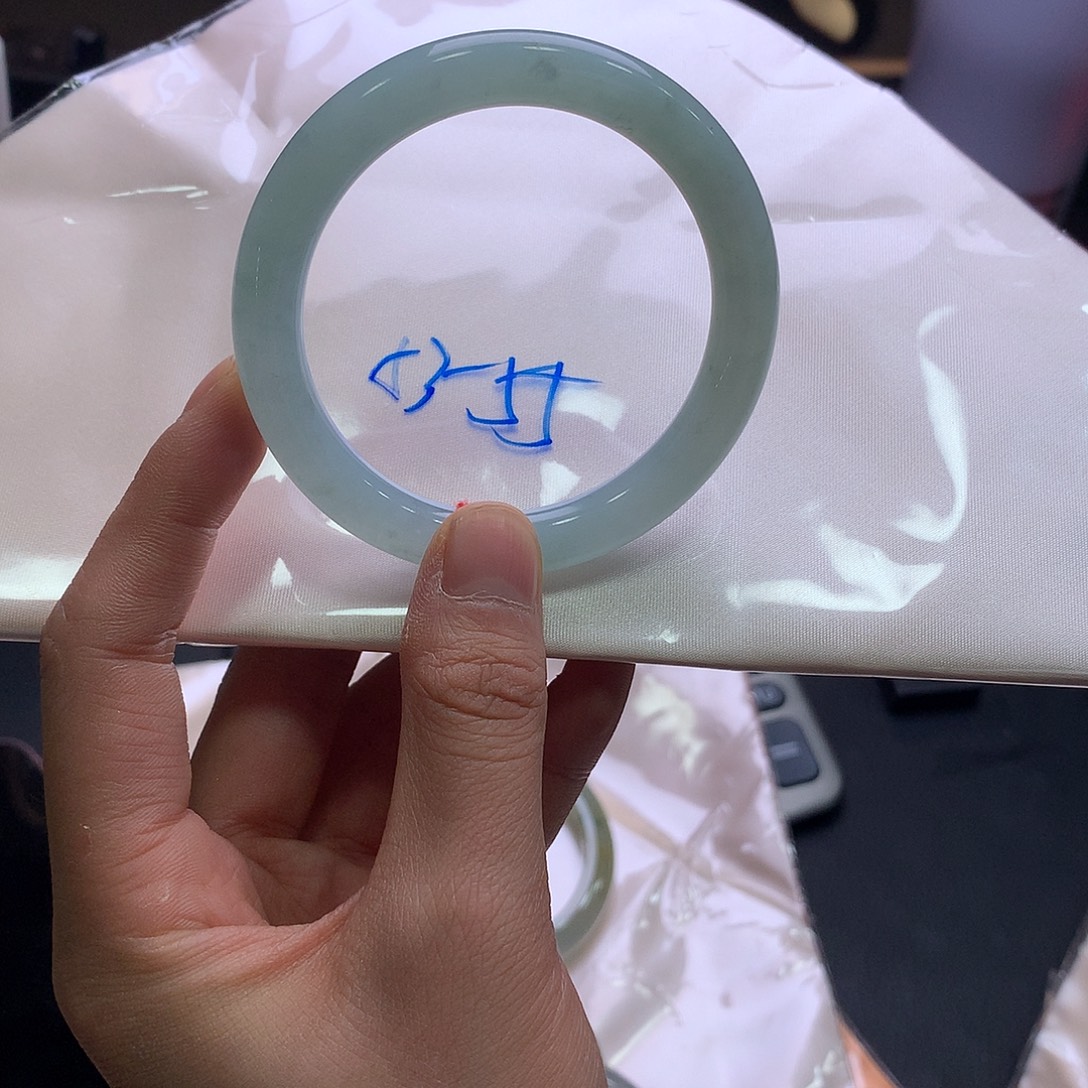 翡翠未镶嵌手镯翡翠